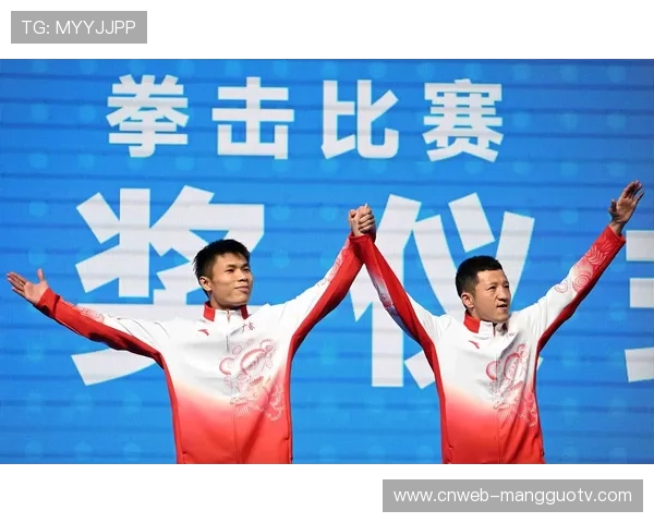 全运会拳击现场观众掌声不断，高对抗性比赛展现运动魅力