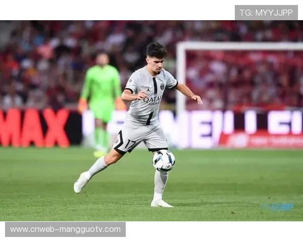 帕尼切利与维蒂尼亚的对决，如何重塑法甲射手榜与助攻王的竞争格局